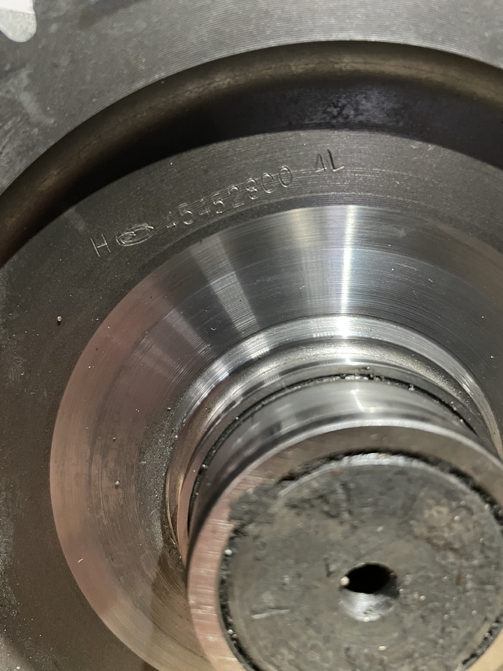 JCB Fastrac - kosz skrzyni biegów - Menjalnik in deli za Traktor: slika 1 JCB Fastrac - kosz skrzyni biegów - Menjalnik in deli za Traktor: slika 1