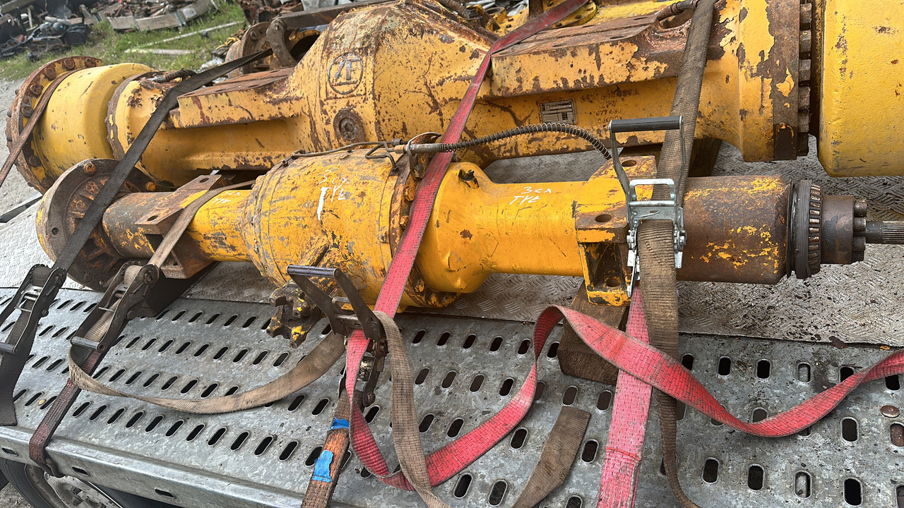 Jcb 3cx most napędowy tylni części zwolnica , obudowa mostu półoś , atak talerz - Polosovina za Kmetijski stroj: slika 2 Jcb 3cx most napędowy tylni części zwolnica , obudowa mostu półoś , atak talerz - Polosovina za Kmetijski stroj: slika 2