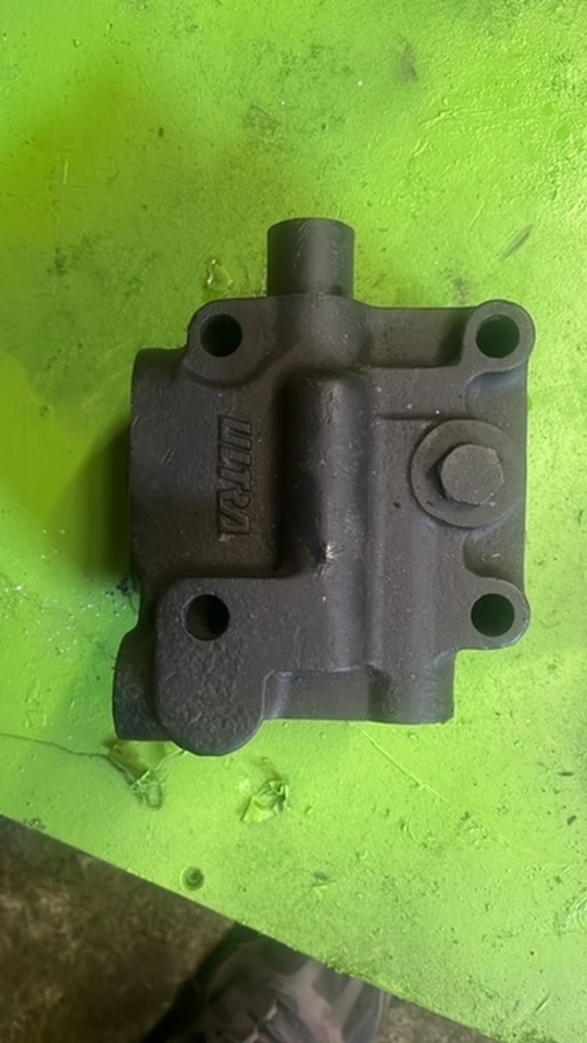John Deere 4400 , 4500 Matbtro ts270 ts 280 zawór pierwszeństwa , zawór priorytetu - Hidravlični ventil za Kmetijski stroj: slika 4 John Deere 4400 , 4500 Matbtro ts270 ts 280 zawór pierwszeństwa , zawór priorytetu - Hidravlični ventil za Kmetijski stroj: slika 4