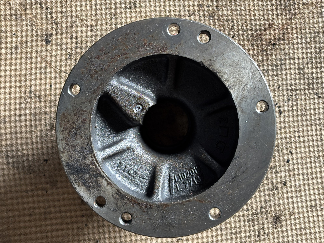 John Deere 6010 6110 6210 Pokrywa Łożyska Pierścień Łożysko L102019 AL112560 AL156506 - Motorni ležaj za Kmetijski stroj: slika 3 John Deere 6010 6110 6210 Pokrywa Łożyska Pierścień Łożysko L102019 AL112560 AL156506 - Motorni ležaj za Kmetijski stroj: slika 3