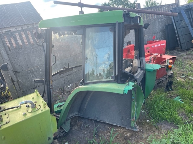 John Deere 6100 | 6200 | 6300 | 6400 - Kabina ~ Szkielet - Kabina za Kmetijski stroj: slika 1 John Deere 6100 | 6200 | 6300 | 6400 - Kabina ~ Szkielet - Kabina za Kmetijski stroj: slika 1