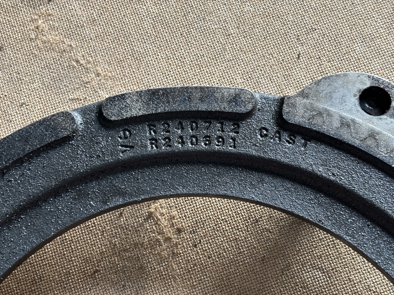 John Deere 6830 6930 7330 7425 Docisk Hamulca Płytka R240691 - Zavorni diski za Kmetijski stroj: slika 2 John Deere 6830 6930 7330 7425 Docisk Hamulca Płytka R240691 - Zavorni diski za Kmetijski stroj: slika 2