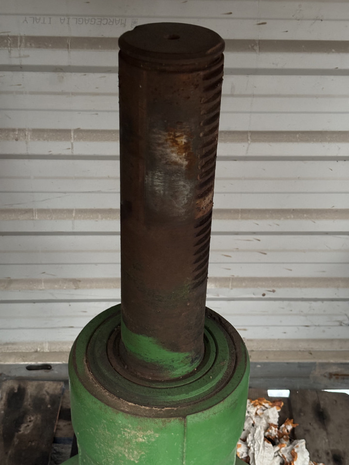 John Deere 8330 8370 Zwolnica Tylna Obudowa Wał R156486 R174225 R156486 R314670 R296985 R560119 - Bočni reduktor za Kmetijski stroj: slika 4 John Deere 8330 8370 Zwolnica Tylna Obudowa Wał R156486 R174225 R156486 R314670 R296985 R560119 - Bočni reduktor za Kmetijski stroj: slika 4