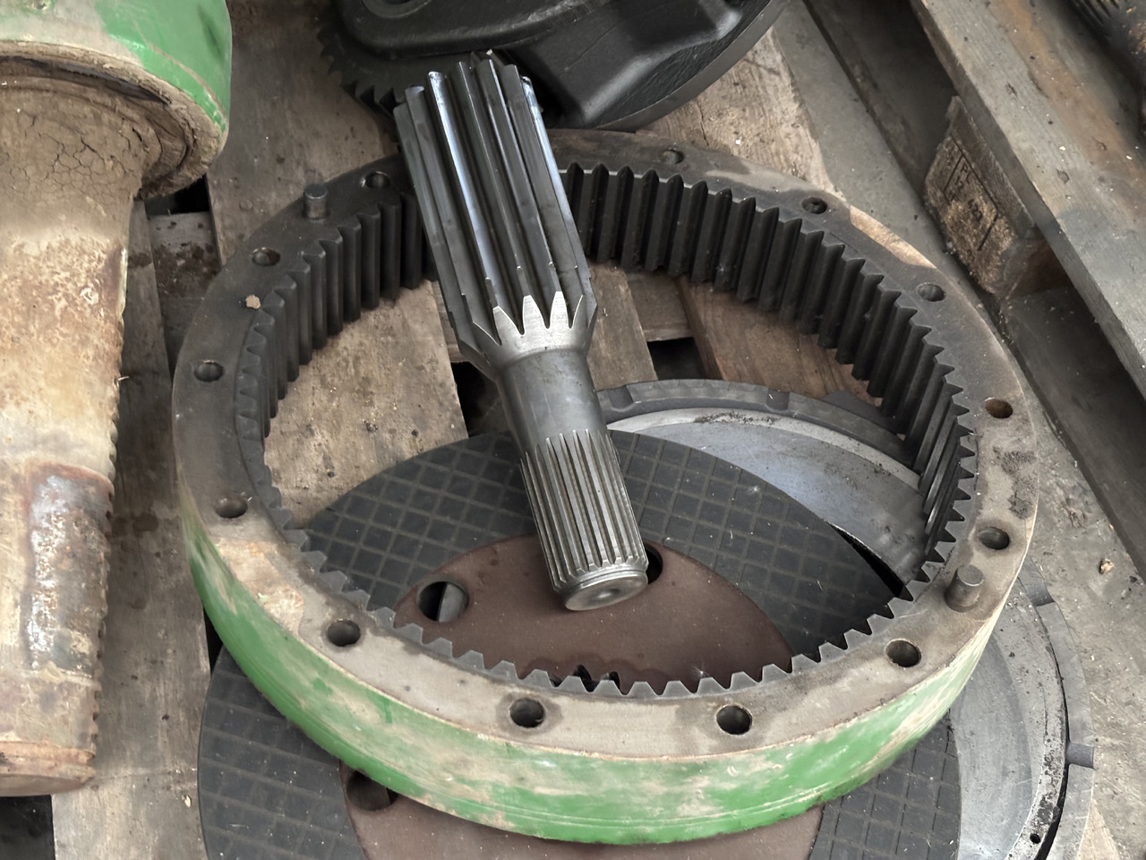 John Deere 8330 8370 Zwolnica Tylna Obudowa Wał R156486 R174225 R156486 R314670 R296985 R560119 - Bočni reduktor za Kmetijski stroj: slika 1 John Deere 8330 8370 Zwolnica Tylna Obudowa Wał R156486 R174225 R156486 R314670 R296985 R560119 - Bočni reduktor za Kmetijski stroj: slika 1