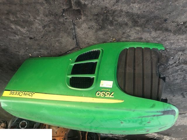 John Deere - Maska - Pokrov motorja za Kmetijski stroj: slika 1 John Deere - Maska - Pokrov motorja za Kmetijski stroj: slika 1
