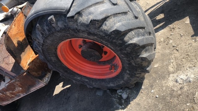 Koła felgi Bobcat massey ferguson 15x24 , 460/70 r24 - Kompletno kolo za Kmetijski stroj: slika 1 Koła felgi Bobcat massey ferguson 15x24 , 460/70 r24 - Kompletno kolo za Kmetijski stroj: slika 1