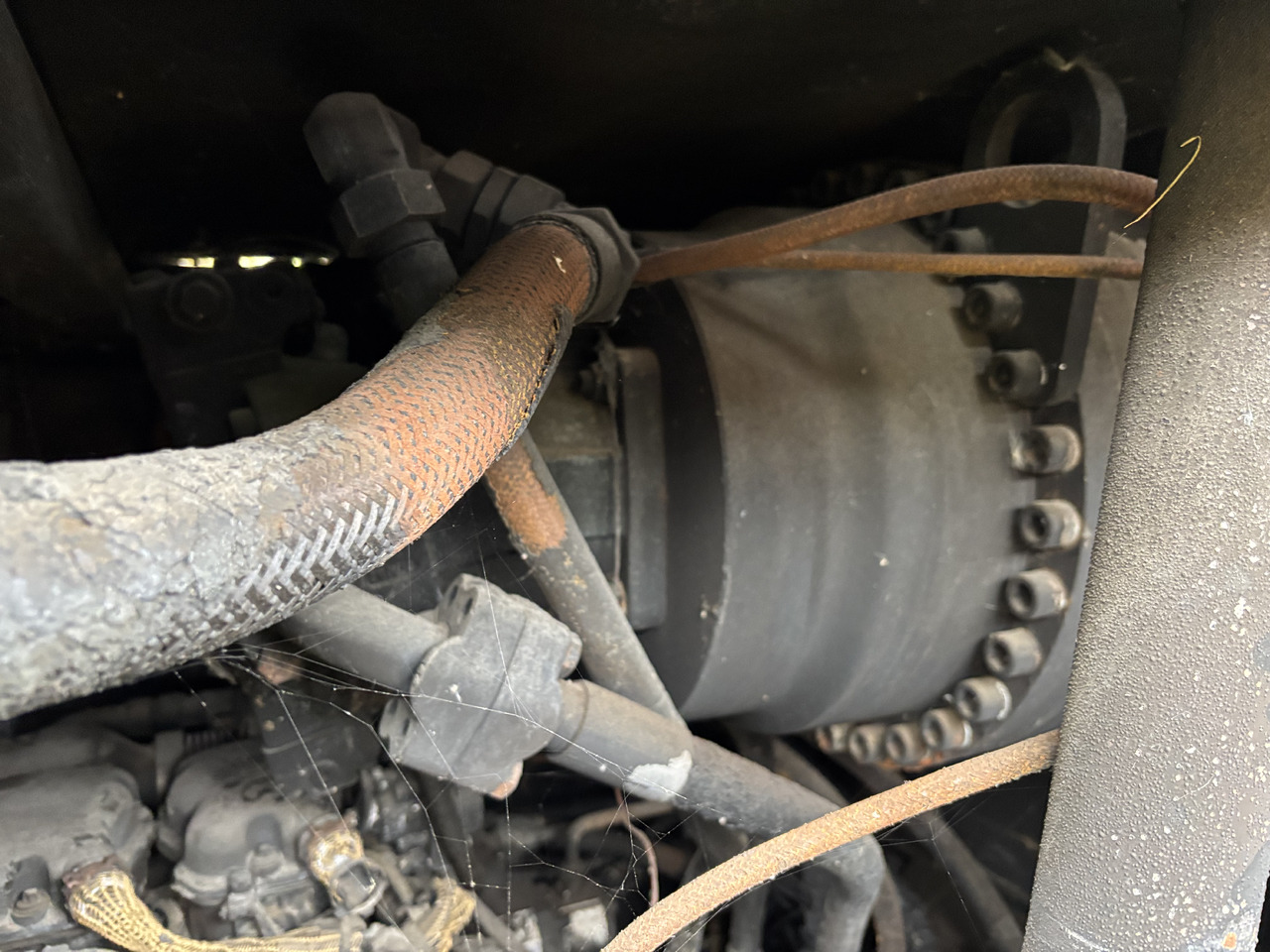 LINDNER Urraco 75 D U75D U-75-D Obudowa Łożyska Bębnów Łożysko Pokrywa Obudowy Łożyska CZĘŚCI - Motorni ležaj za Gradbeni stroj: slika 2 LINDNER Urraco 75 D U75D U-75-D Obudowa Łożyska Bębnów Łożysko Pokrywa Obudowy Łożyska CZĘŚCI - Motorni ležaj za Gradbeni stroj: slika 2