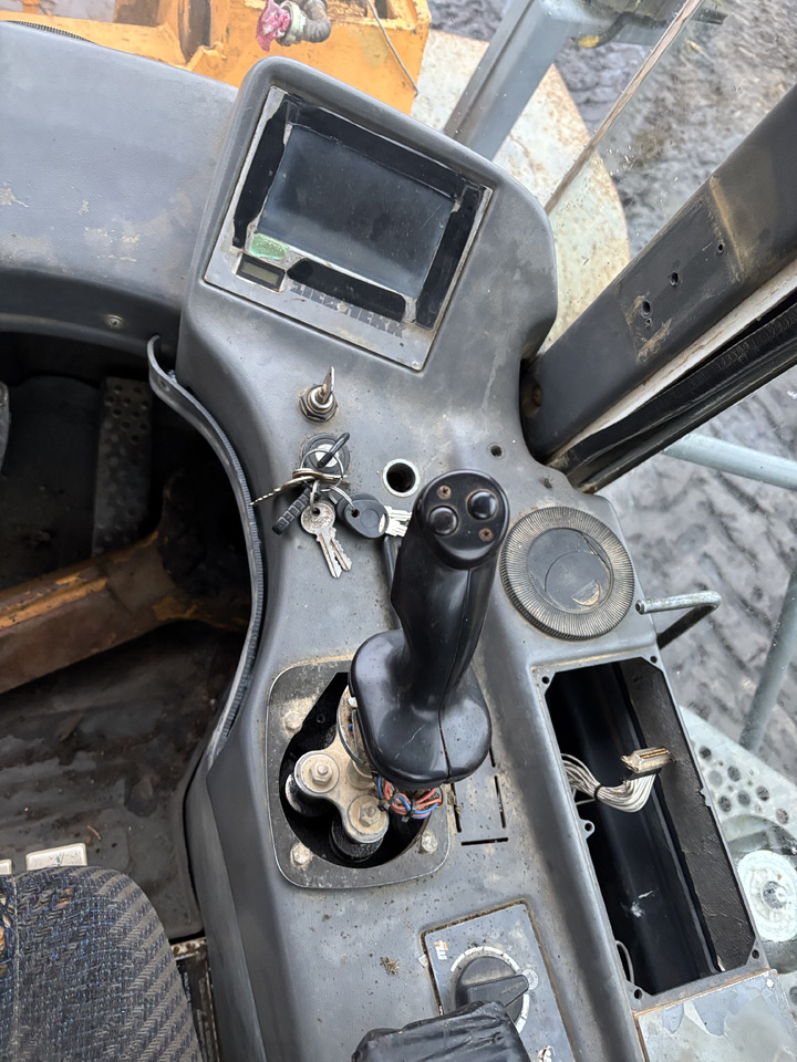 Liebherr 564 Ładowarka Kabina Fotel Kokpit Joystick CZĘŚCI - Sedež za Gradbeni stroj: slika 3 Liebherr 564 Ładowarka Kabina Fotel Kokpit Joystick CZĘŚCI - Sedež za Gradbeni stroj: slika 3