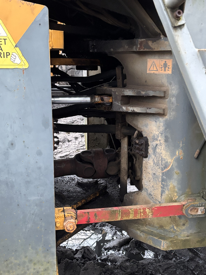 Liebherr 564 Most Przedni Most Tylni Zwolnica Zwrotnica Przegub Pochwa Układ Planetarny CZĘŚCI - Premnik za Kmetijski stroj: slika 3 Liebherr 564 Most Przedni Most Tylni Zwolnica Zwrotnica Przegub Pochwa Układ Planetarny CZĘŚCI - Premnik za Kmetijski stroj: slika 3