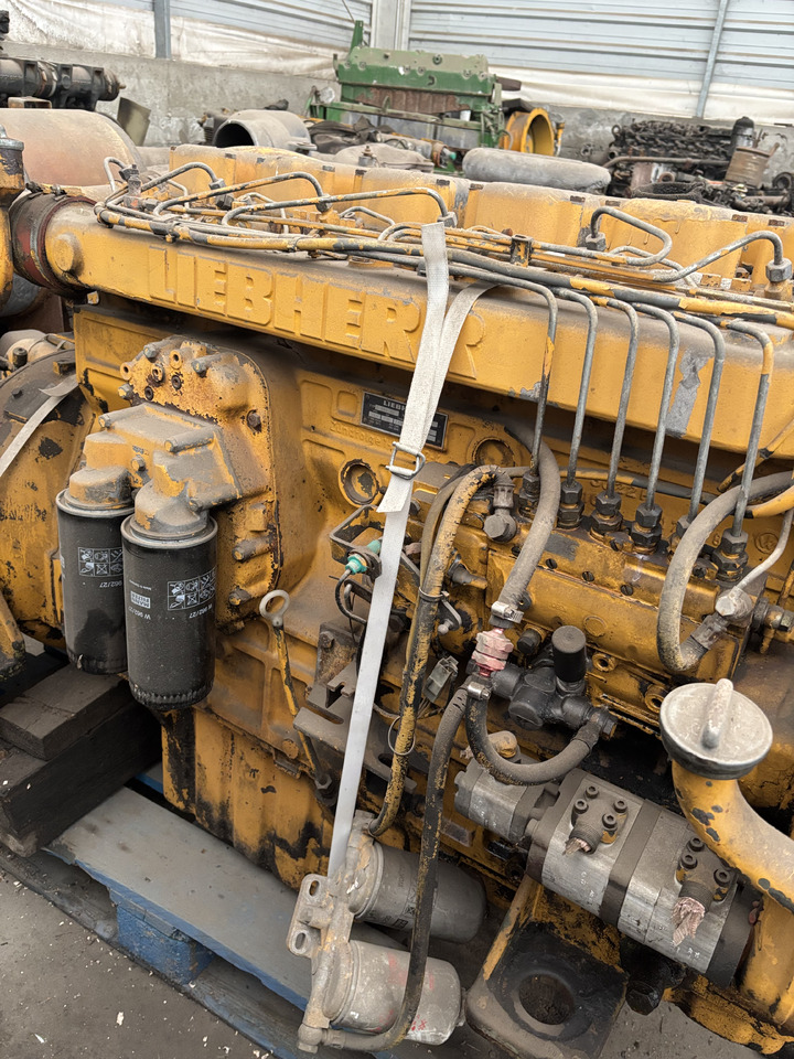 Liebherr D906TB D 904 TB Silnik Kompletny Blok Koło Zamachowe Wał Korbowy Pokrywa Miska CZĘŚCI - Vztrajnik za Kmetijski stroj: slika 2 Liebherr D906TB D 904 TB Silnik Kompletny Blok Koło Zamachowe Wał Korbowy Pokrywa Miska CZĘŚCI - Vztrajnik za Kmetijski stroj: slika 2