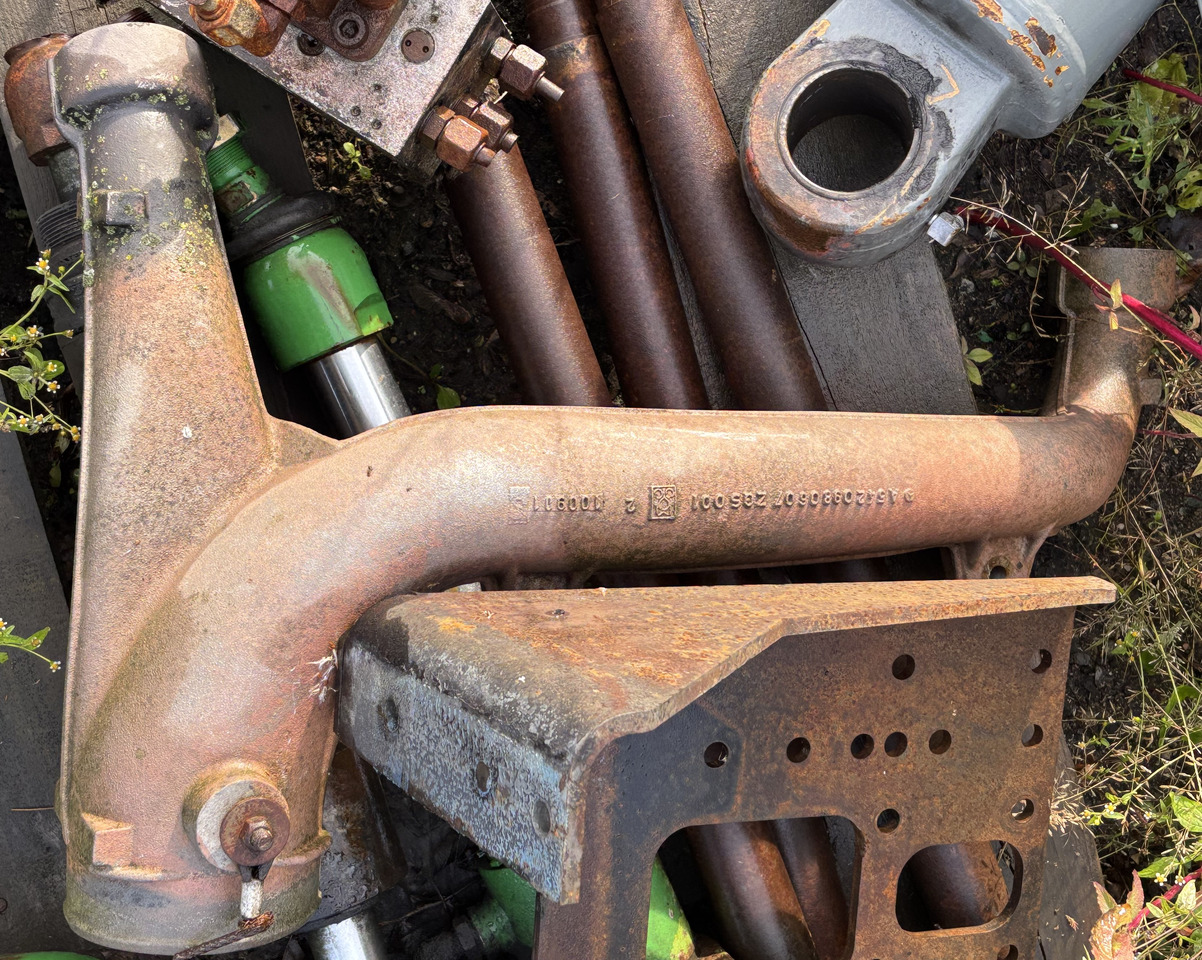 Mercedes A5420980607 5420980607 Kolektor - Izpušni kolektor za Tovornjak: slika 1 Mercedes A5420980607 5420980607 Kolektor - Izpušni kolektor za Tovornjak: slika 1