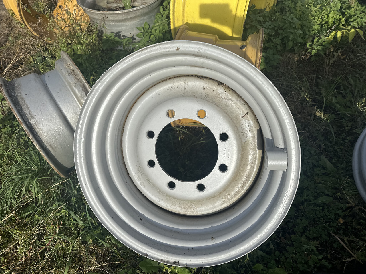 Merlo felga dw13x24 - Platišče za Kmetijski stroj: slika 1 Merlo felga dw13x24 - Platišče za Kmetijski stroj: slika 1