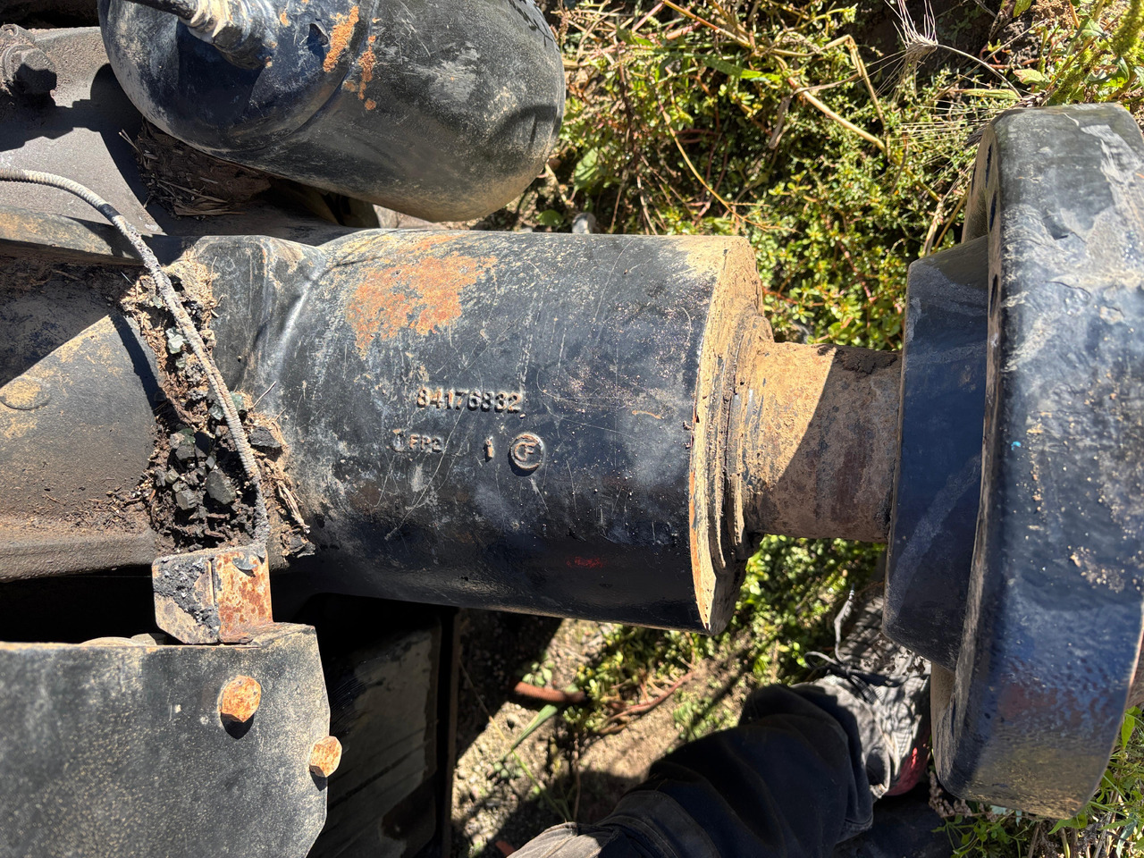 NEW HOLLAND T8.390 Zwrotnica Lewa Tył Obudowa Mechanizm Różnicowy 84176832 - Premnik za Kmetijski stroj: slika 1 NEW HOLLAND T8.390 Zwrotnica Lewa Tył Obudowa Mechanizm Różnicowy 84176832 - Premnik za Kmetijski stroj: slika 1