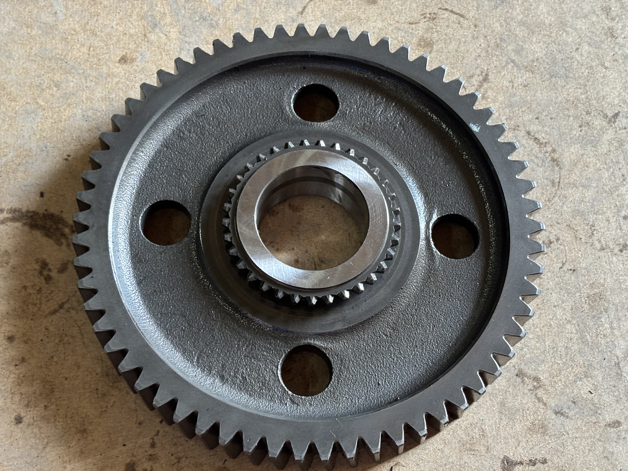 New Holland T6 125 145 160 T7 190 210 Koło Zębate 87678016 - Transmission za Kmetijski stroj: slika 1 New Holland T6 125 145 160 T7 190 210 Koło Zębate 87678016 - Transmission za Kmetijski stroj: slika 1