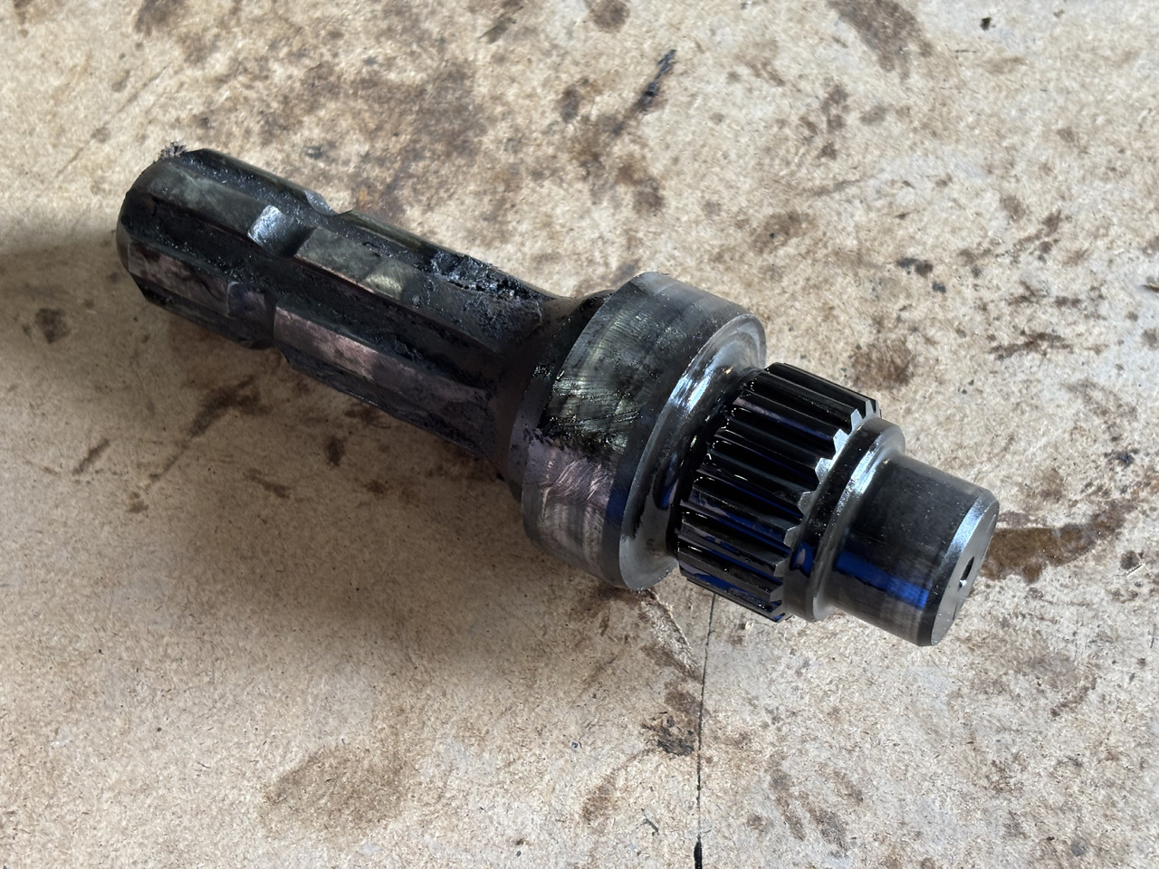 New Holland T6080 Wałek Zębaty - Transmission za Kmetijski stroj: slika 1 New Holland T6080 Wałek Zębaty - Transmission za Kmetijski stroj: slika 1