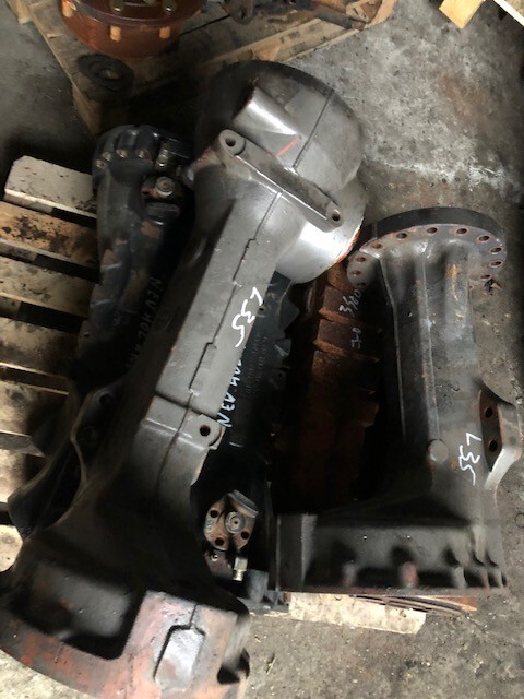 OBUDOWA MOSTU ZF AV 230 TYŁ - PRZÓD VOLVO L30 L35 ZETTELMEYER 602 - Os in deli za Kmetijski stroj: slika 1 OBUDOWA MOSTU ZF AV 230 TYŁ - PRZÓD VOLVO L30 L35 ZETTELMEYER 602 - Os in deli za Kmetijski stroj: slika 1
