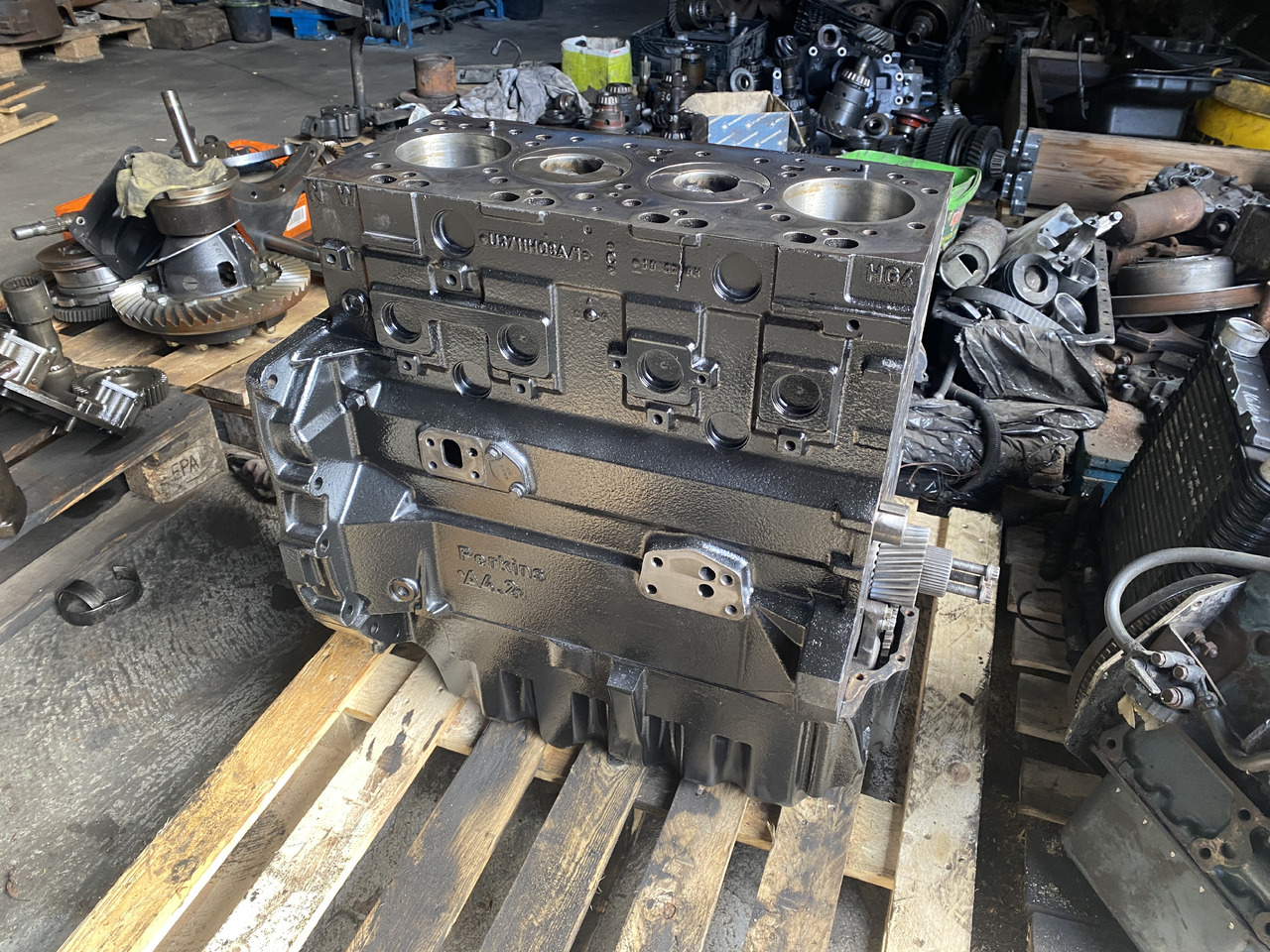 Perkins AR 1004.4 - silnik shortblock dół ZZ50299 U3711H08A/1 - Motor in deli: slika 1 Perkins AR 1004.4 - silnik shortblock dół ZZ50299 U3711H08A/1 - Motor in deli: slika 1
