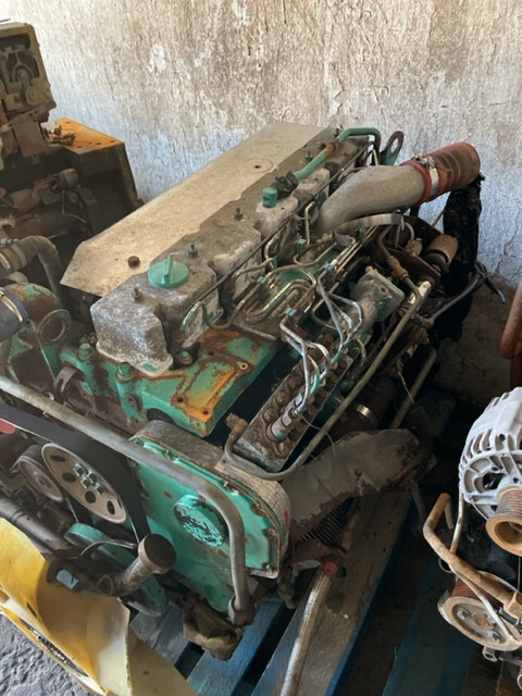 Silnik Cummins 8.3L case 1660 - 1680 - Motor za Kmetijski stroj: slika 1 Silnik Cummins 8.3L case 1660 - 1680 - Motor za Kmetijski stroj: slika 1