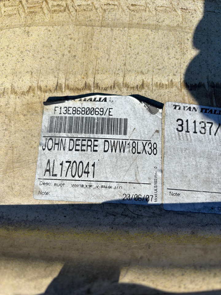Titan DWW18LX38 John Deere AL170041 Felga 18 x 38 - Platišče za Kmetijski stroj: slika 2 Titan DWW18LX38 John Deere AL170041 Felga 18 x 38 - Platišče za Kmetijski stroj: slika 2