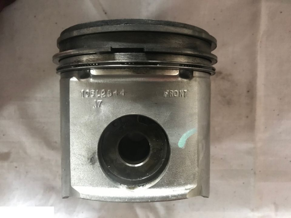 Tłok silnika John Deere 6068 Re15596 , Re19279 - Bati/ Obroči/ Puše za Kmetijski stroj: slika 1 Tłok silnika John Deere 6068 Re15596 , Re19279 - Bati/ Obroči/ Puše za Kmetijski stroj: slika 1