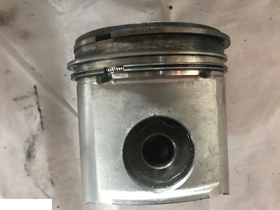 Tłok silnika John Deere 6068 Re15596 , Re19279 - Bati/ Obroči/ Puše za Kmetijski stroj: slika 4 Tłok silnika John Deere 6068 Re15596 , Re19279 - Bati/ Obroči/ Puše za Kmetijski stroj: slika 4