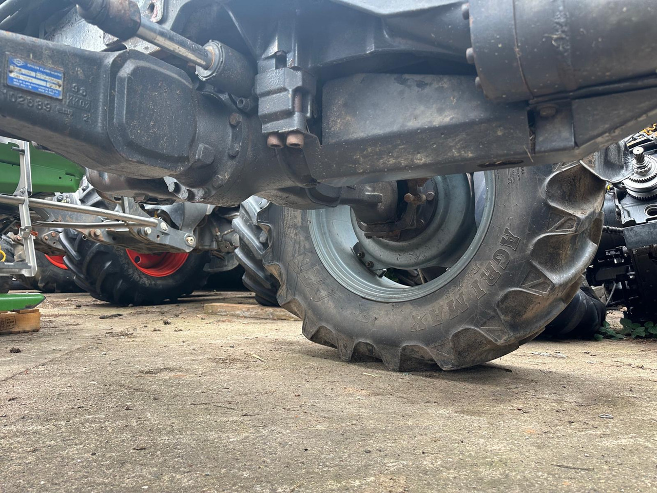 Traktor Valtra 8150 8150-4 - cała na części: slika 11