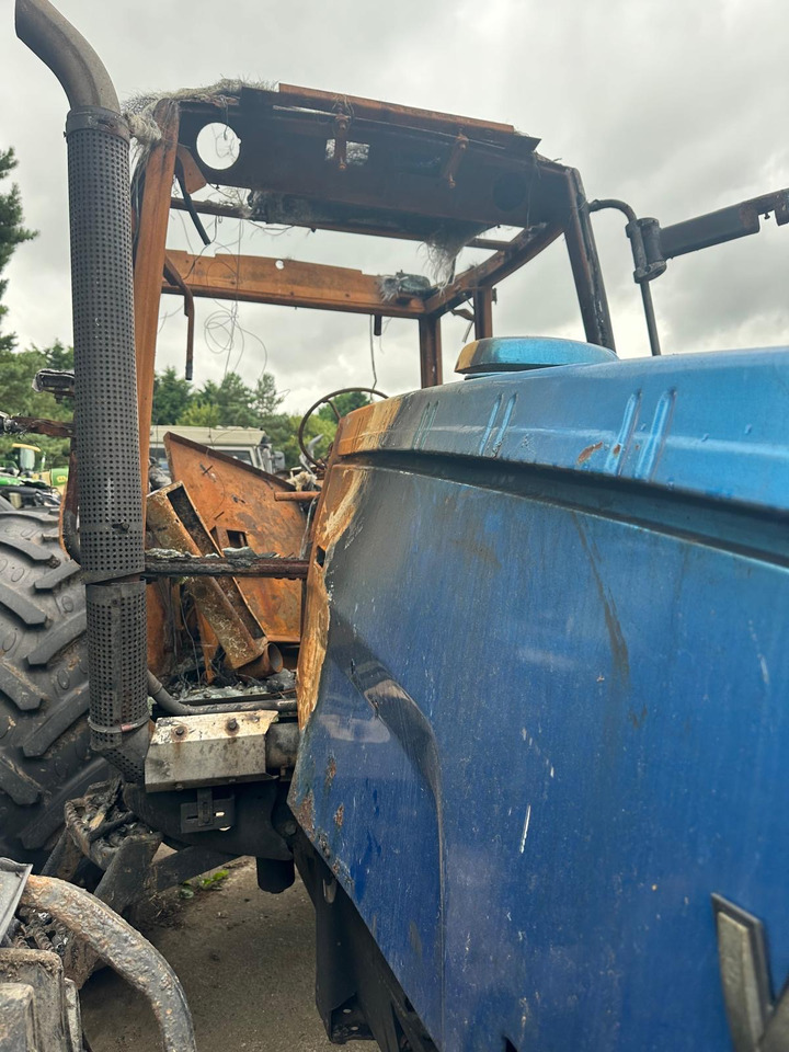 Traktor Valtra 8150 8150-4 - cała na części: slika 20