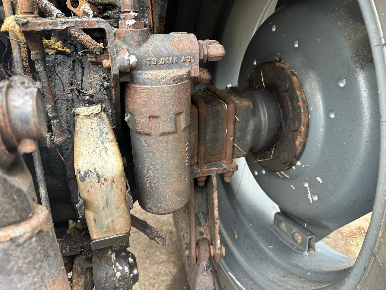 Traktor Valtra 8150 8150-4 - cała na części: slika 8