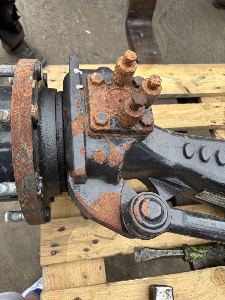 Valtra N92 - most przedni - zwolnica zwrotnica siłownik dyferencjał atak - Premnik za Kmetijski stroj: slika 4 Valtra N92 - most przedni - zwolnica zwrotnica siłownik dyferencjał atak - Premnik za Kmetijski stroj: slika 4