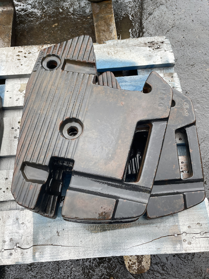 Valtra - odwaźniki balasty 37.5kg - Protiutež za Kmetijski stroj: slika 1 Valtra - odwaźniki balasty 37.5kg - Protiutež za Kmetijski stroj: slika 1