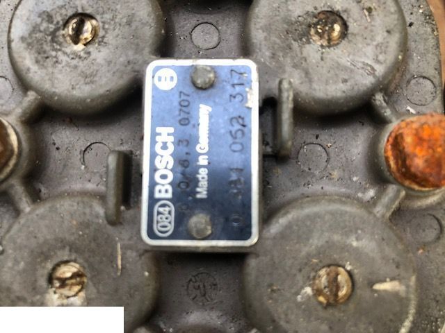 ZawórCztero Obwodowy Bosch 0481062317 - Zavorni ventil za Kmetijski stroj: slika 1 ZawórCztero Obwodowy Bosch 0481062317 - Zavorni ventil za Kmetijski stroj: slika 1