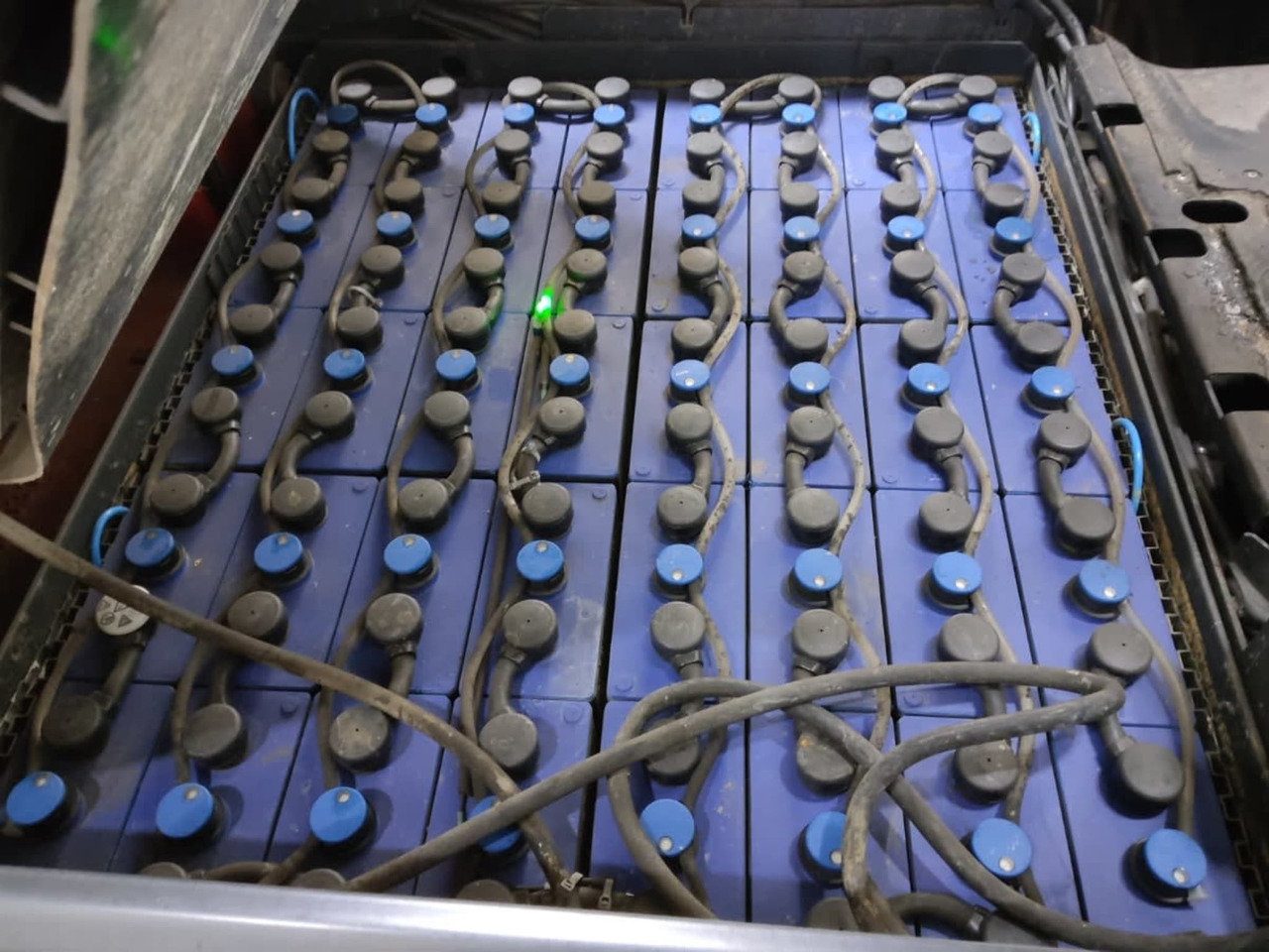 Linde E30HL-01/600 - Električni viličar: slika 4 Linde E30HL-01/600 - Električni viličar: slika 4