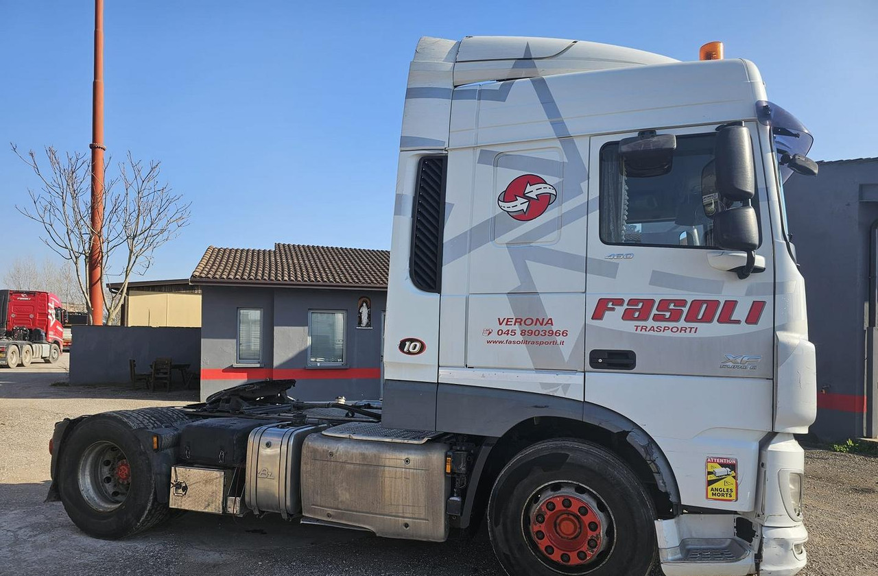 DAF XF-460 EURO 6 impianto idraulico - Vlačilec: slika 2 DAF XF-460 EURO 6 impianto idraulico - Vlačilec: slika 2