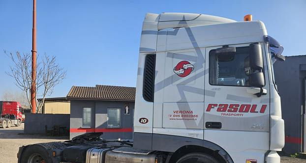 DAF XF-460 EURO 6 impianto idraulico - Vlačilec: slika 2 DAF XF-460 EURO 6 impianto idraulico - Vlačilec: slika 2