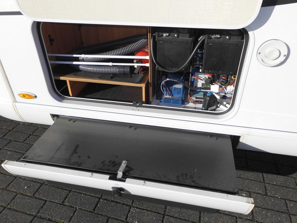 HYMER / ERIBA / HYMERCAR Tramp SL 704 Hubstützen, Solar, AHK uvm++++ - Polintegriran avtodom: slika 5 HYMER / ERIBA / HYMERCAR Tramp SL 704 Hubstützen, Solar, AHK uvm++++ - Polintegriran avtodom: slika 5