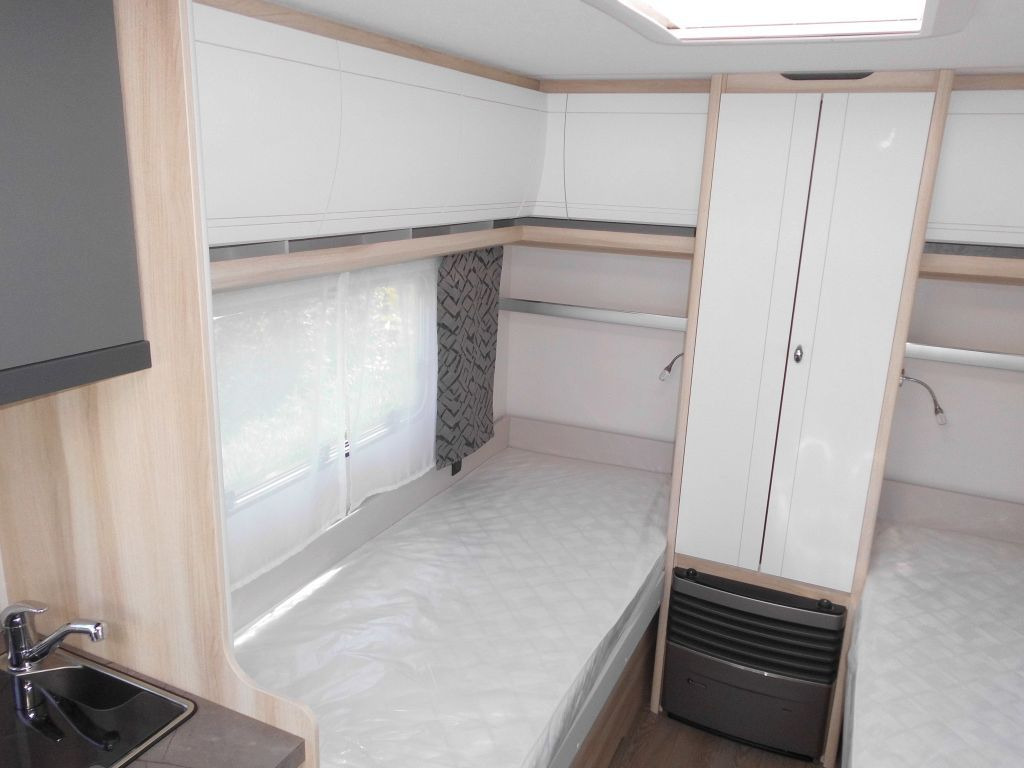 Počitniška prikolica Hobby De Luxe 460 LU Lagerabverkauf!: slika 12