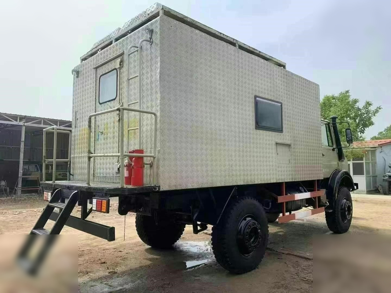 1995 MERCEDES-BENZ UNIMOG 2150 - Tovornjak-šasija: slika 3 1995 MERCEDES-BENZ UNIMOG 2150 - Tovornjak-šasija: slika 3