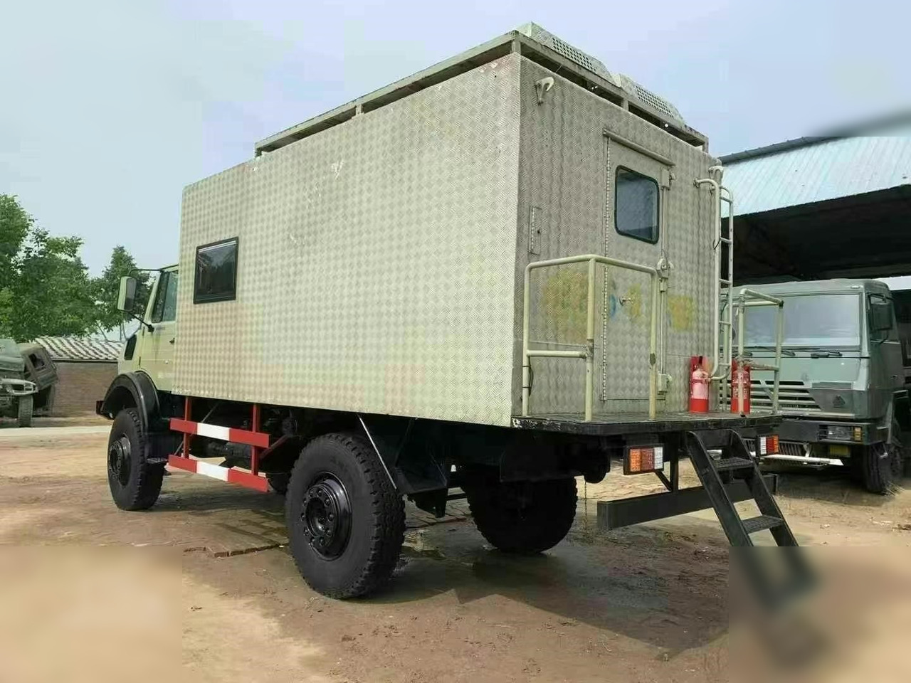 1995 MERCEDES-BENZ UNIMOG 2150 - Tovornjak-šasija: slika 4 1995 MERCEDES-BENZ UNIMOG 2150 - Tovornjak-šasija: slika 4