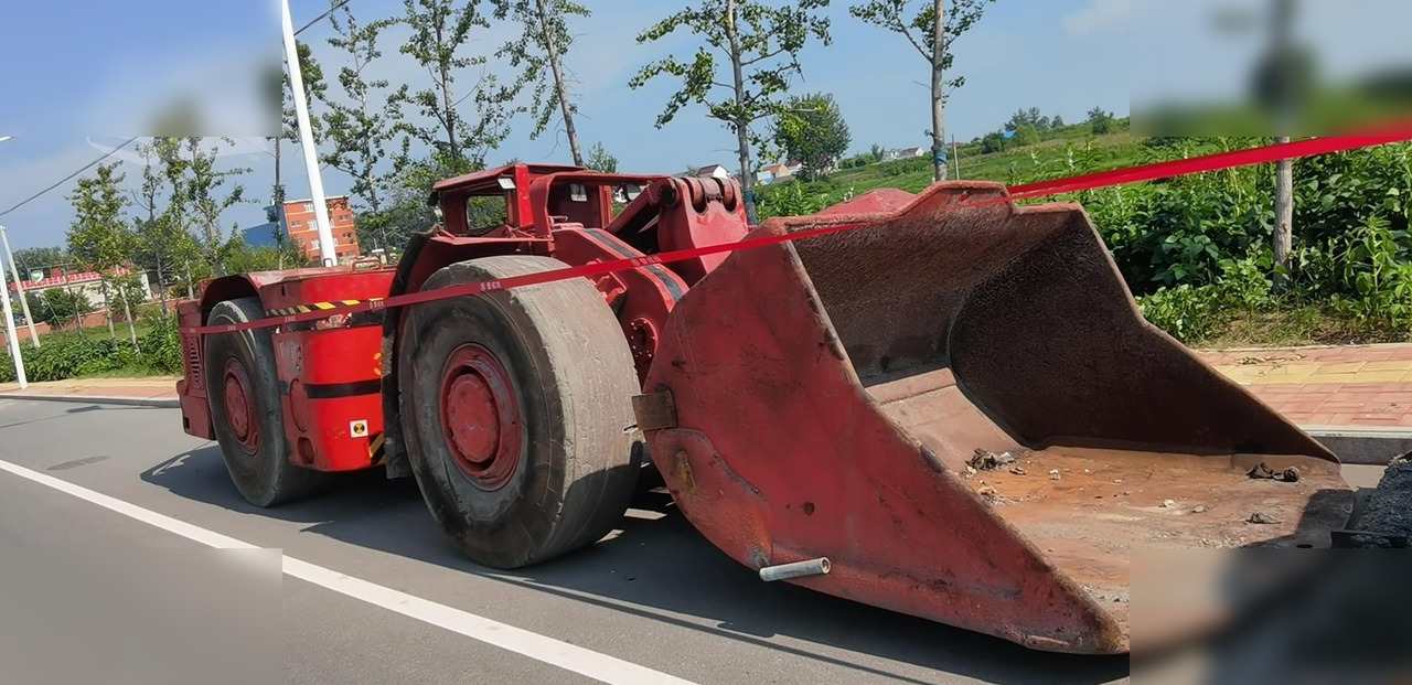 2007 SANDVIK TORO 400 - Kolesni nakladalec: slika 2 2007 SANDVIK TORO 400 - Kolesni nakladalec: slika 2