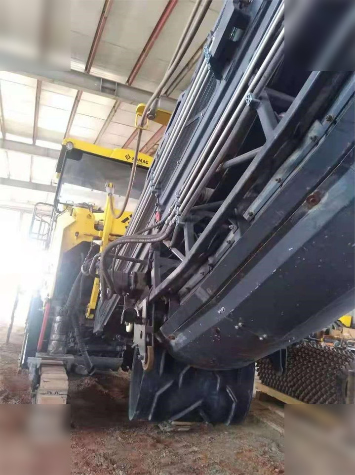 2015 BOMAG BM2000/60-2 - Freza za asfalt: slika 4 2015 BOMAG BM2000/60-2 - Freza za asfalt: slika 4