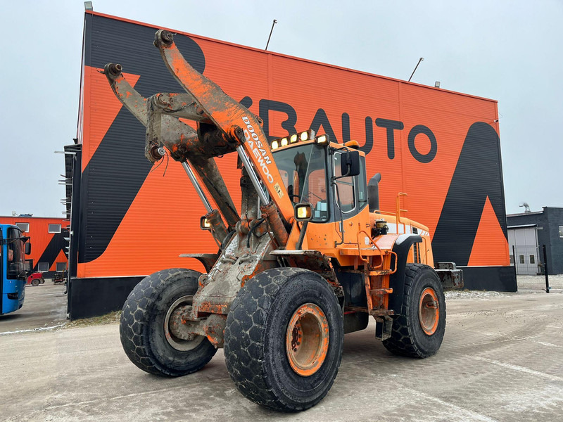 Doosan DL 300 4x4 AC / CENTRAL LUBRICATION - Kolesni nakladalec: slika 2 Doosan DL 300 4x4 AC / CENTRAL LUBRICATION - Kolesni nakladalec: slika 2
