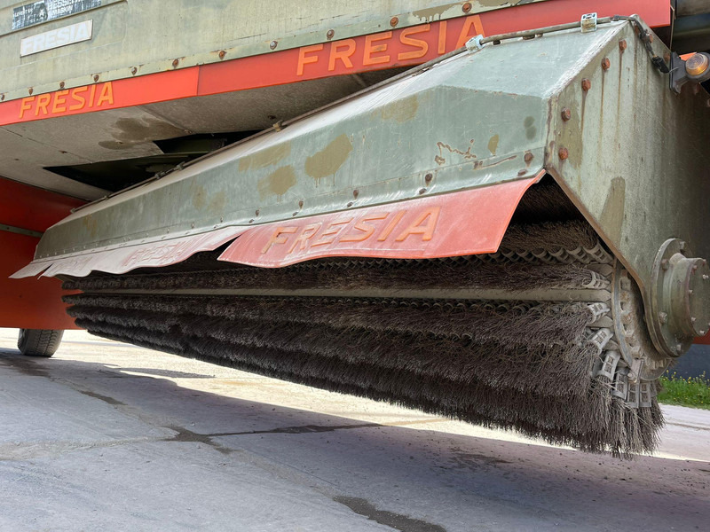 Vozilo za pometanje Iveco Fresia F 2000 4x4 SNOW PLOW / BROOM / BLOWER: slika 9