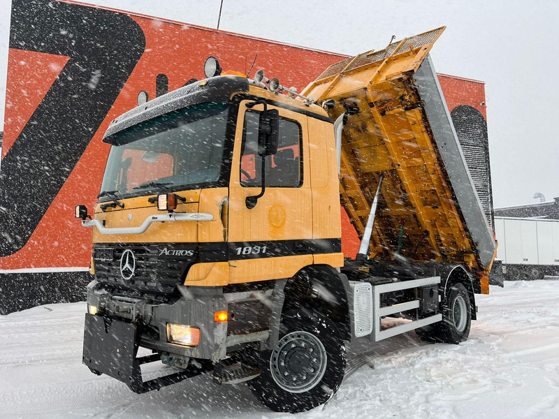 Mercedes-Benz Actros 1831 4x4 V6 / FULL STEEL / BOX L=4342 mm - Tovornjak prekucnik: slika 2 Mercedes-Benz Actros 1831 4x4 V6 / FULL STEEL / BOX L=4342 mm - Tovornjak prekucnik: slika 2