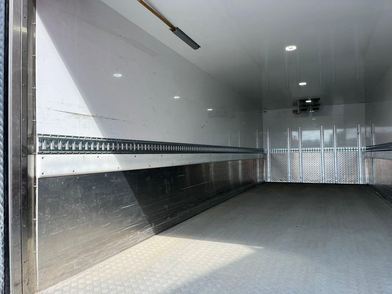 Tovornjak zabojnik Mercedes-Benz Actros 2545 6x2 BOX L=7526 mm: slika 13