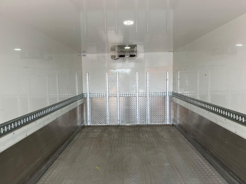 Tovornjak zabojnik Mercedes-Benz Actros 2545 6x2 BOX L=7526 mm: slika 11