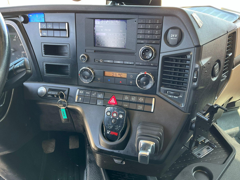 Tovornjak zabojnik Mercedes-Benz Actros 2545 6x2 BOX L=7526 mm: slika 19