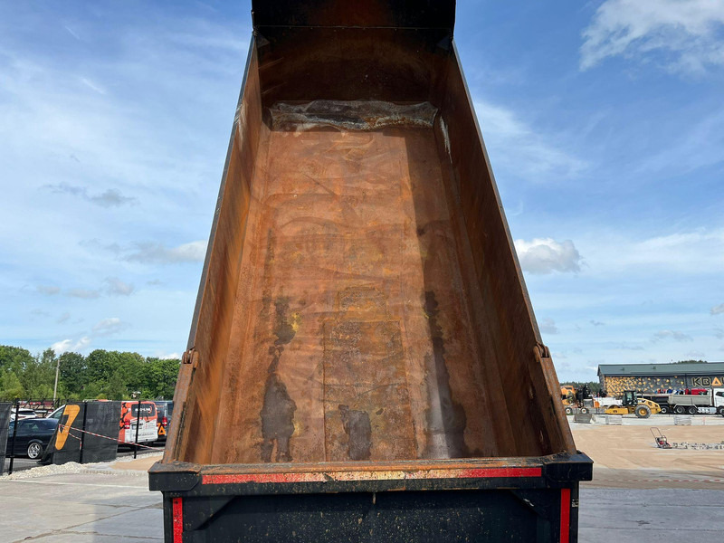 Mercedes-Benz Arocs 3253 8x4 RETARDER / SNOW PLOW EQUIPMENT lizing Mercedes-Benz Arocs 3253 8x4 RETARDER / SNOW PLOW EQUIPMENT: slika 13