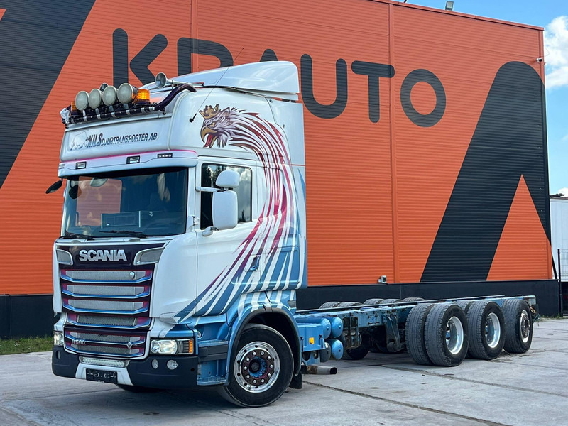 Scania R560 8x4*4 9 TON FRONT AXLE / RETARDER / CHASSIS L=9130 mm - Tovornjak-šasija: slika 1 Scania R560 8x4*4 9 TON FRONT AXLE / RETARDER / CHASSIS L=9130 mm - Tovornjak-šasija: slika 1