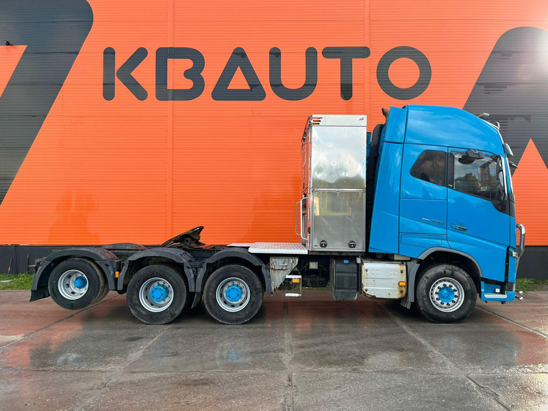 Volvo FH 16 750 8x4 GCW 130 ton / GLOBE XL / HYDRAULICS / BIG AXLES - Vlačilec: slika 4 Volvo FH 16 750 8x4 GCW 130 ton / GLOBE XL / HYDRAULICS / BIG AXLES - Vlačilec: slika 4