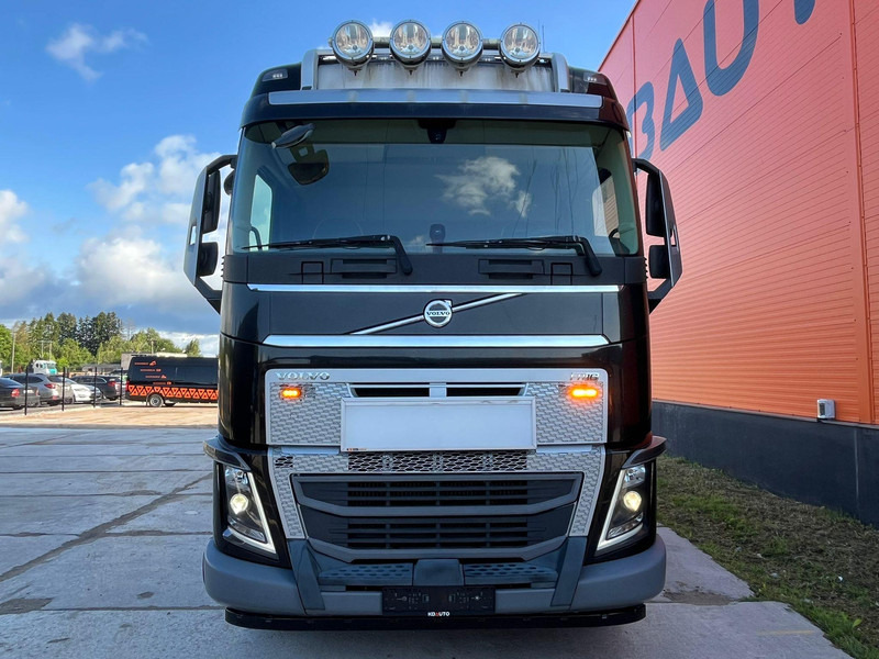 Volvo FH 16 750 8x4 GCW 90 ton / DOLLY / RETARDER - Vlačilec: slika 2 Volvo FH 16 750 8x4 GCW 90 ton / DOLLY / RETARDER - Vlačilec: slika 2